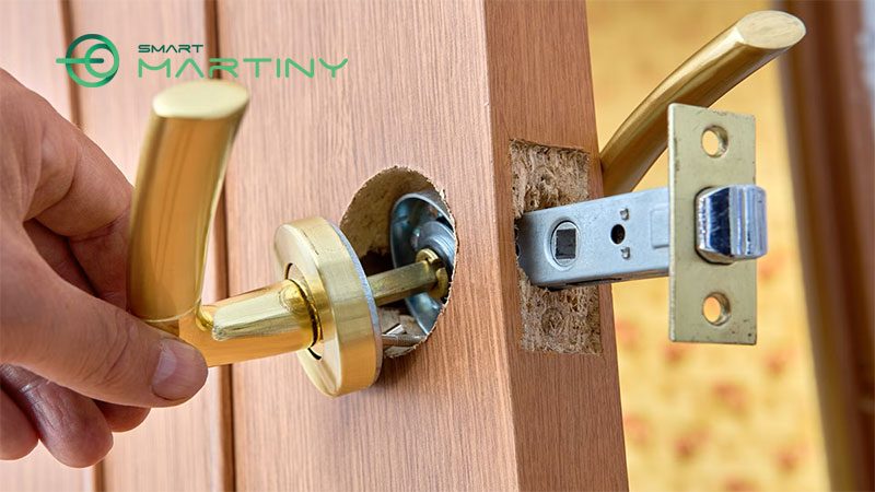 کوچک بودن یا گرفتگی سوراخ قفل